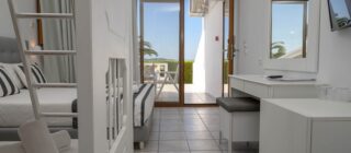 hotel akti 8